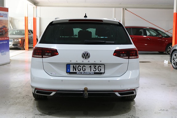 Volkswagen Passat 7 of 21