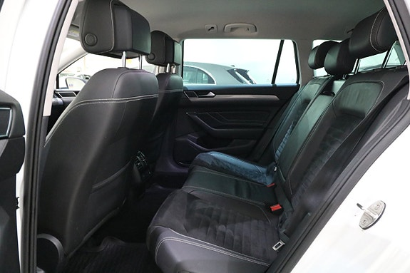Volkswagen Passat 15 of 21
