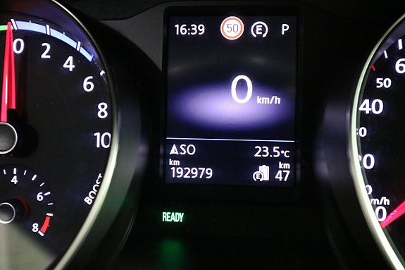 Volkswagen Passat 13 of 21