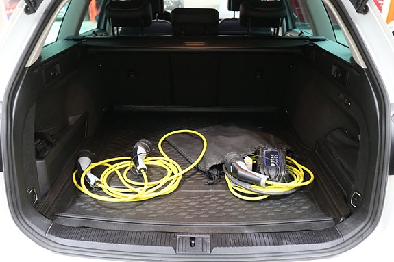 Volkswagen Passat 14 of 21