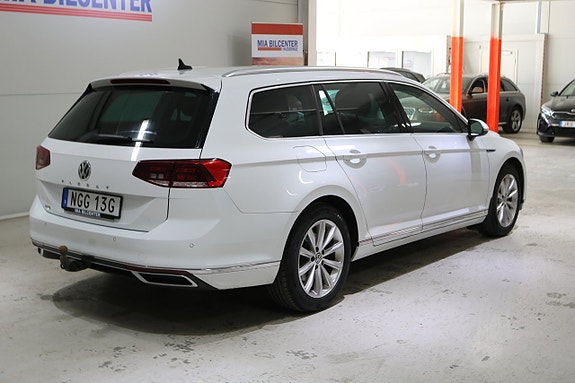 Volkswagen Passat 8 of 21