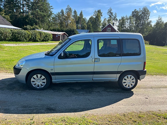 Peugeot Partner 3 of 3