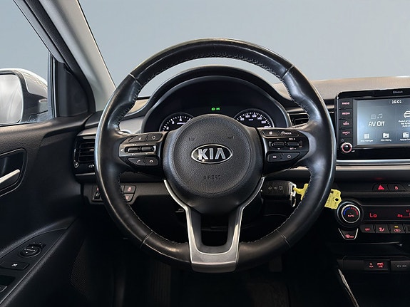 Kia Rio 9 of 20