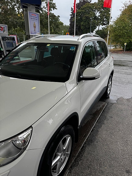 Volkswagen Tiguan 3 of 13