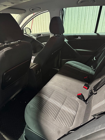 Volkswagen Tiguan 10 of 13