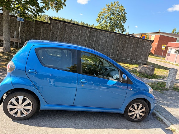 Toyota Aygo 4 of 8