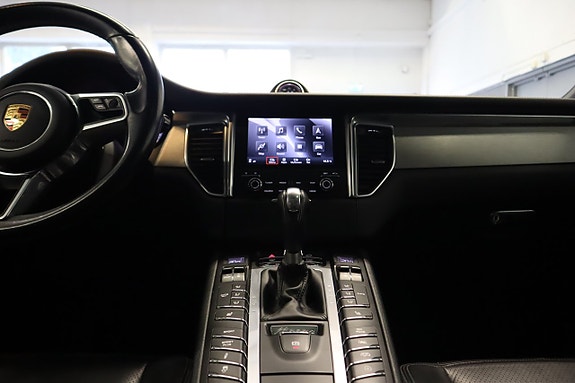 Porsche Macan GTS 19 of 24