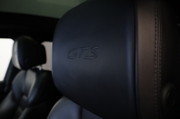 Porsche Macan GTS 17 of 24