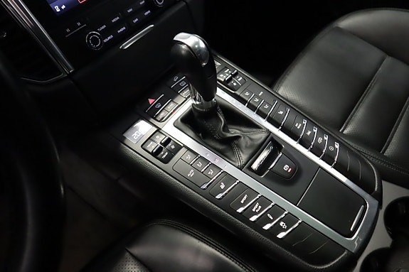Porsche Macan GTS 14 of 24