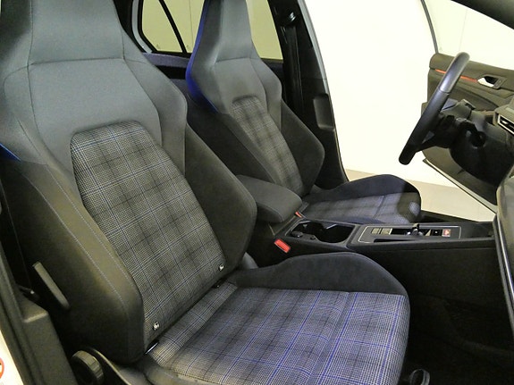 Volkswagen Golf I 16 of 21