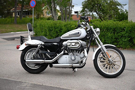 Harley-Davidson XL883C 2 of 4