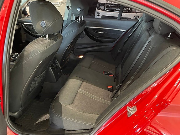 BMW 320d 19 of 22