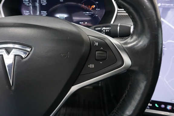 Tesla Model S 14 of 23