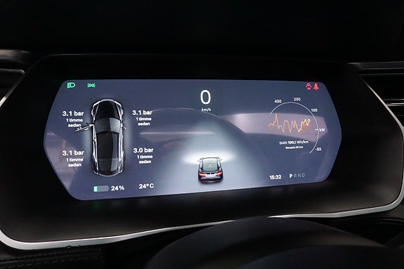 Tesla Model S 18 of 23