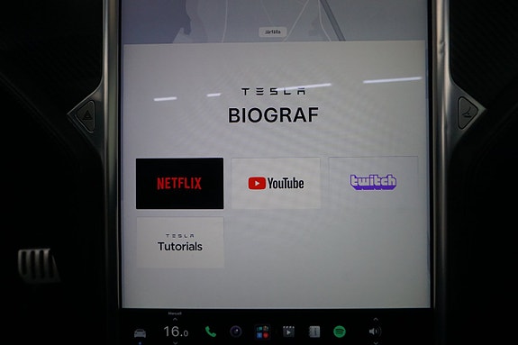 Tesla Model S 17 of 23