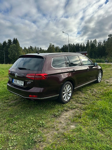 Volkswagen Passat 3 of 8