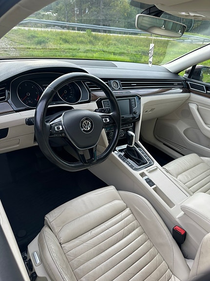 Volkswagen Passat 6 of 8