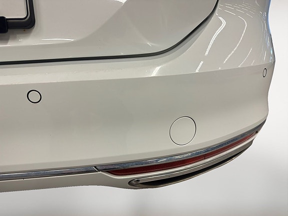 Volkswagen Passat 18 of 23