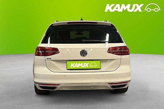 Volkswagen Passat 5 of 23