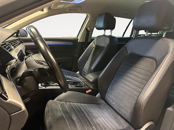 Volkswagen Passat 9 of 23