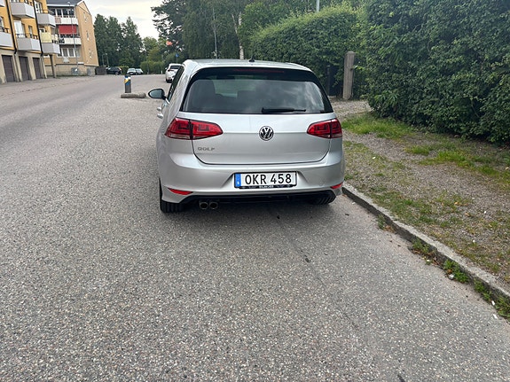 Volkswagen Golf VII 2 of 4