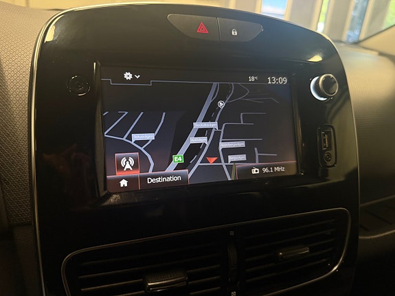 Renault Clio 13 of 17