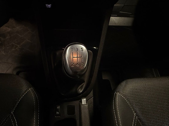 Renault Clio 10 of 17