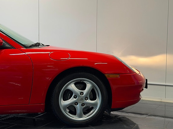 Porsche 911 Carrera 11 of 24
