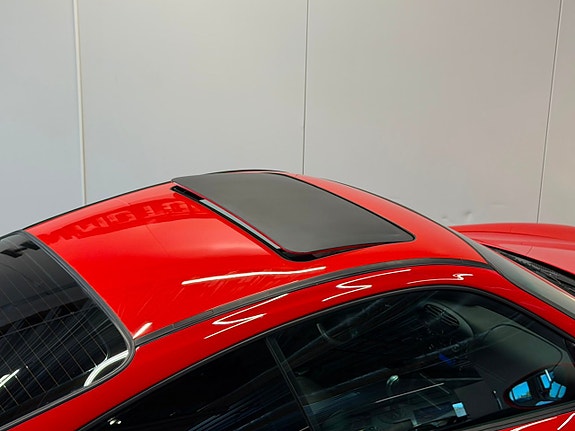 Porsche 911 Carrera 10 of 24