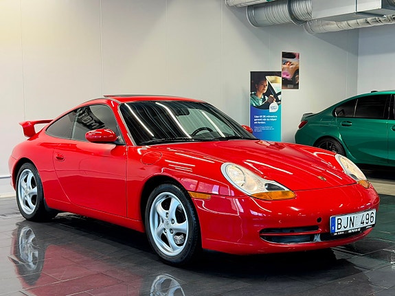 Porsche 911 Carrera 4 of 24