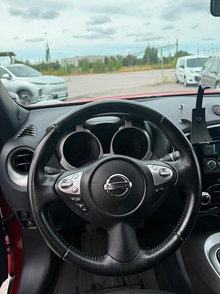 Nissan Juke 6 of 8