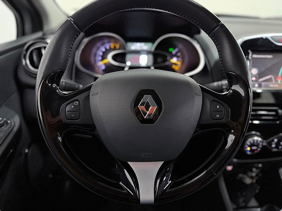 Renault Clio 14 of 22