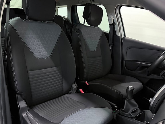 Renault Clio 12 of 22