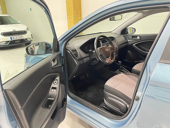 Hyundai i20 10 of 19