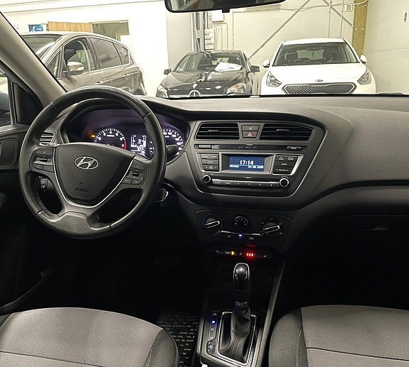 Hyundai i20 12 of 19