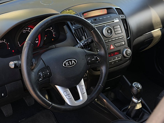 Kia Ceed 10 of 15