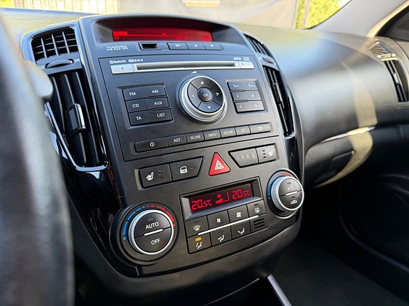 Kia Ceed 13 of 15