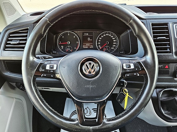 Volkswagen Transporter 10 of 12