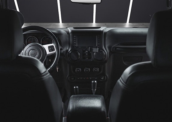 Jeep Wrangler Unlimited 8 of 17