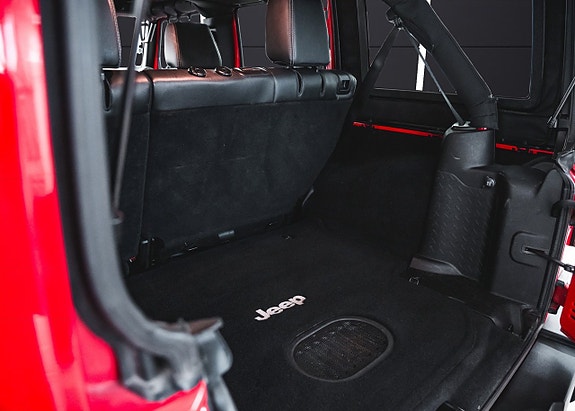 Jeep Wrangler Unlimited 17 of 17