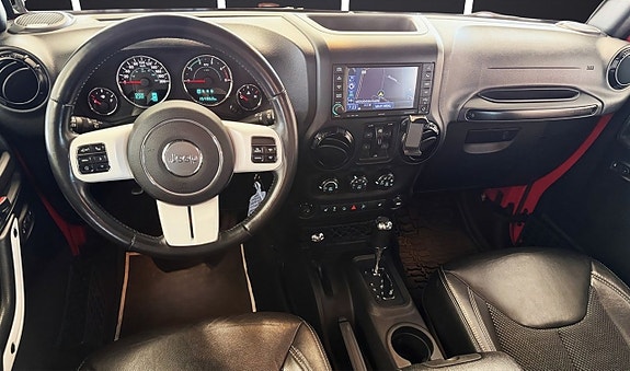 Jeep Wrangler Unlimited 7 of 17