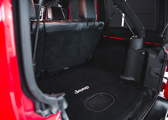 Jeep Wrangler Unlimited 16 of 17