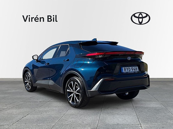 Toyota C-HR 2 of 10