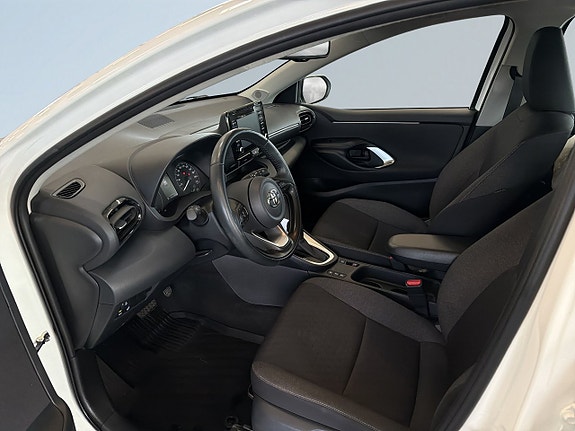 Toyota Yaris 7 of 19