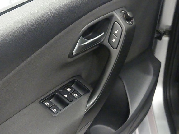 Volkswagen Polo 14 of 14