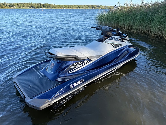Yamaha VX Deluxe 2017 – 98h – 80-trailer, GPS, kapell 2 of 9