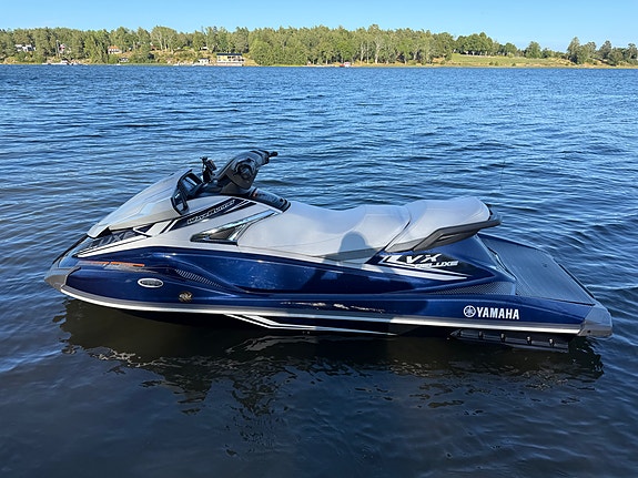 Yamaha VX Deluxe 2017 – 98h – 80-trailer, GPS, kapell 3 of 9