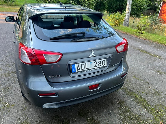 Mitsubishi Lancer 7 of 9