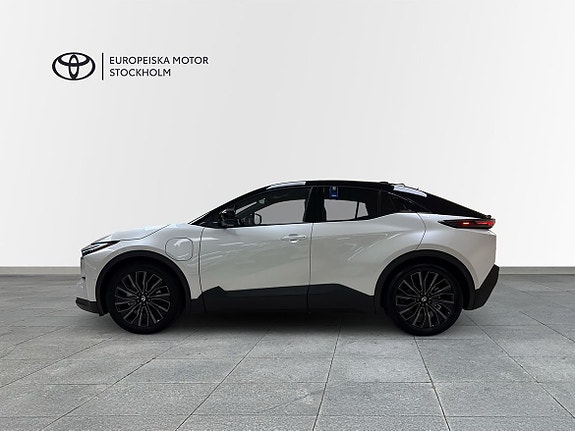 Toyota C-HR+ 3 of 17
