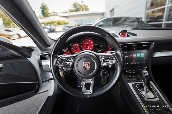 Porsche 911 9 of 22